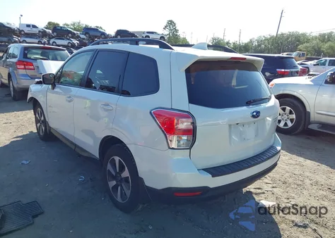 2017 Subaru Forester 2.5I Premium z USA, uszkodzony, nr VIN JF2SJAEC7HH406340